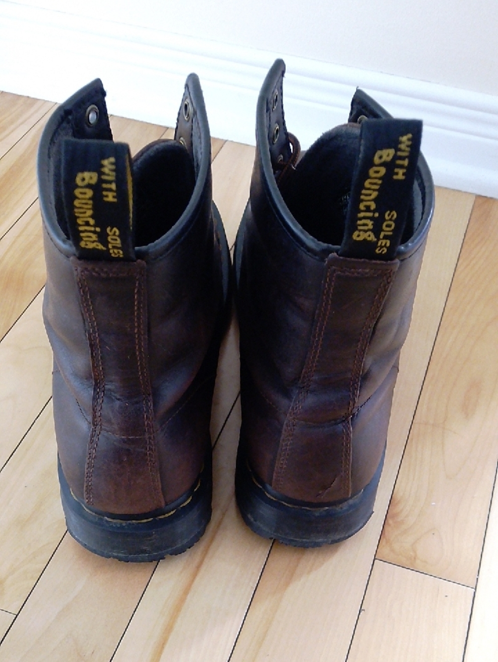 Dr. Martens Men's Brown Leather 6-Eye Lace-Up Boots - Picture 3 of 7